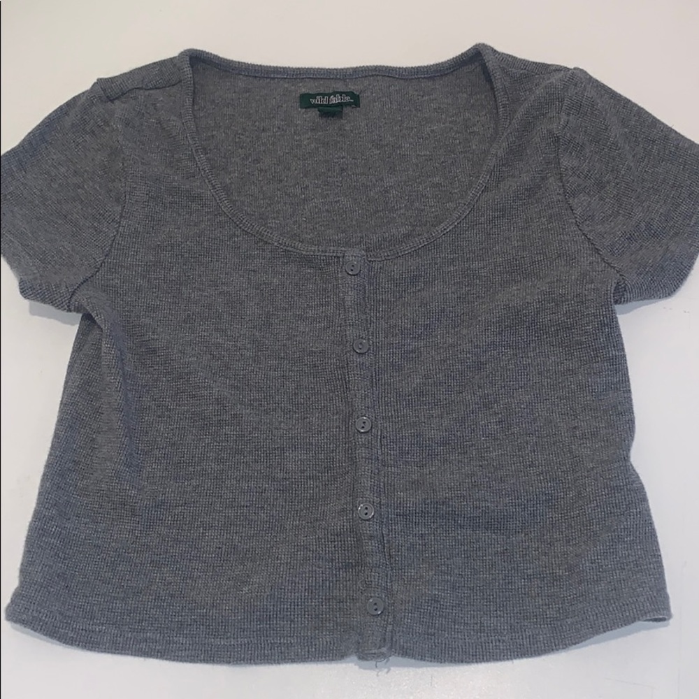 grey cropped top